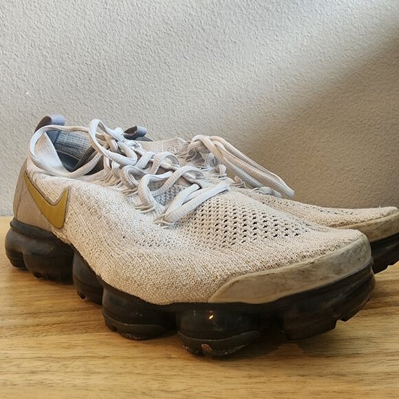 Nike Womens Air VaporMax 2 Running Shoes 942843-010 Grey Metallic Gold Size 10 - Picture 3 of 16